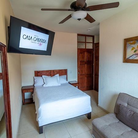 Hotel Casa Garatusa Yuriria Екстер'єр фото
