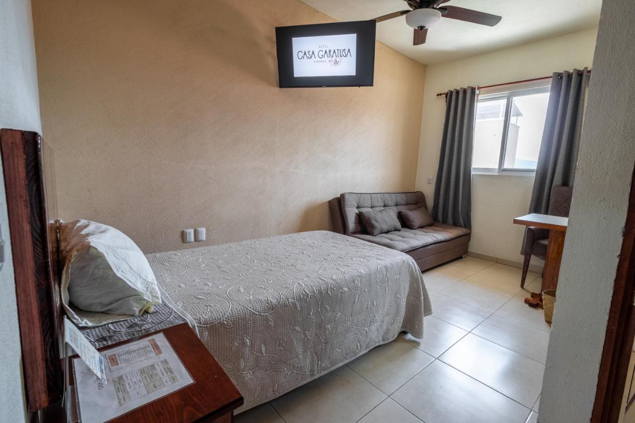 Hotel Casa Garatusa Yuriria Екстер'єр фото