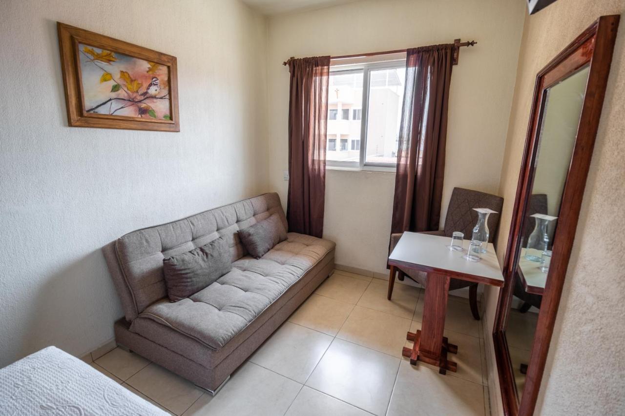 Hotel Casa Garatusa Yuriria Екстер'єр фото