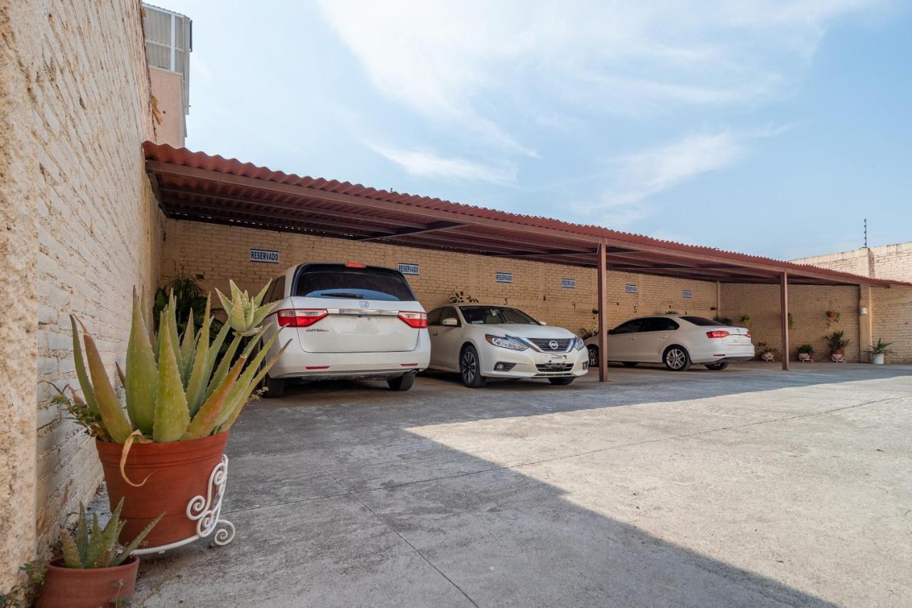 Hotel Casa Garatusa Yuriria Екстер'єр фото