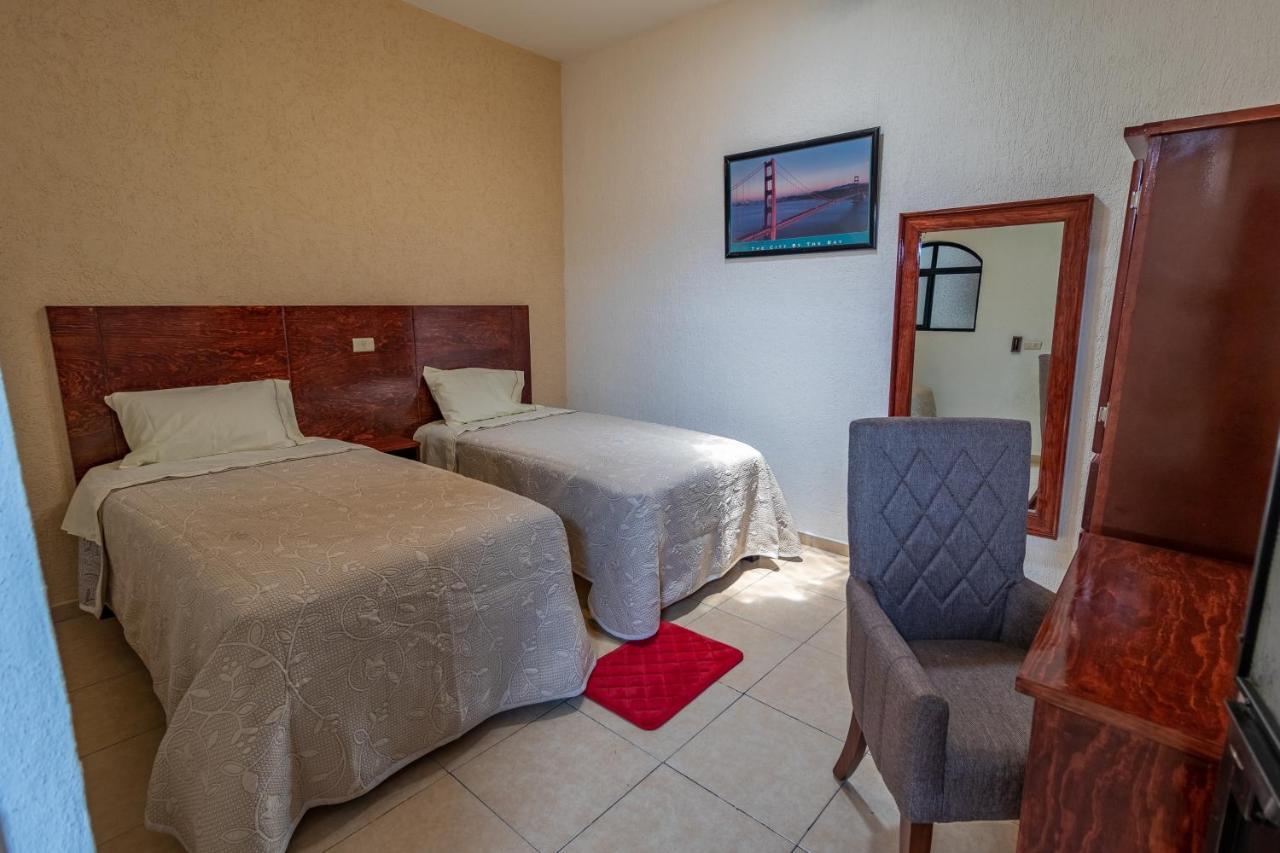 Hotel Casa Garatusa Yuriria Екстер'єр фото